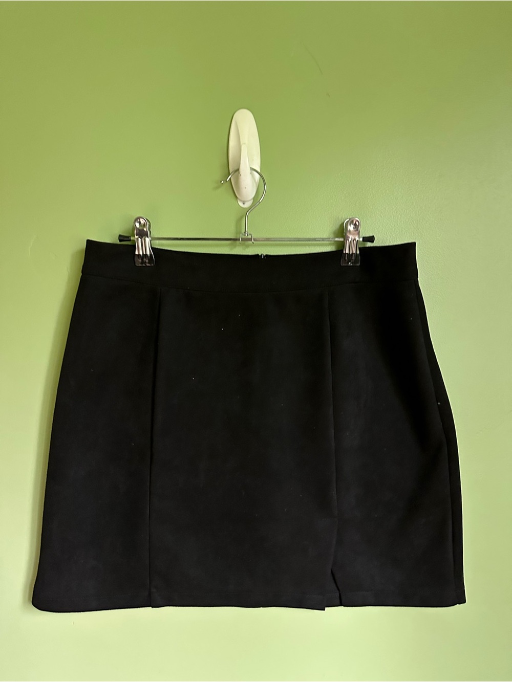 Black Mini Skirt | A-Line | Size L | Classic Wardrobe Staple